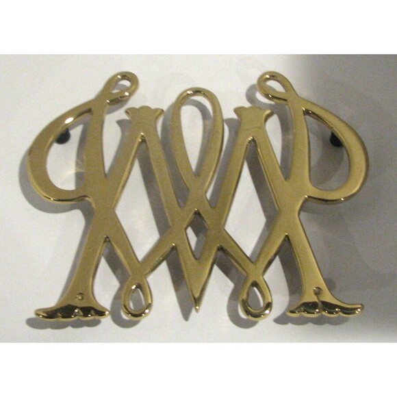 Vintage 1950 Virginia Metalcrafters William and Mary Brass Trivet - Picture 1 of 3